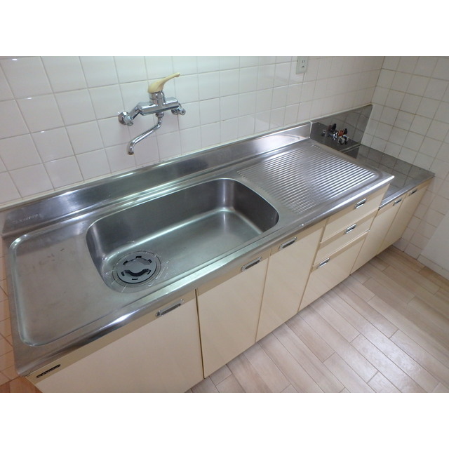 鳩ヶ谷ヒルズ105号室 キッチン