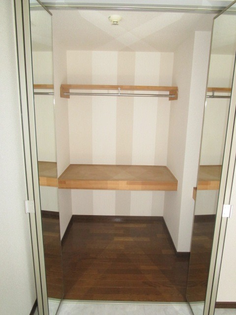 デルニエワコーI1階 収納