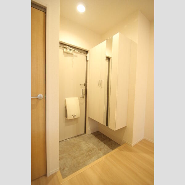 フローラ野沢 105号室玄関