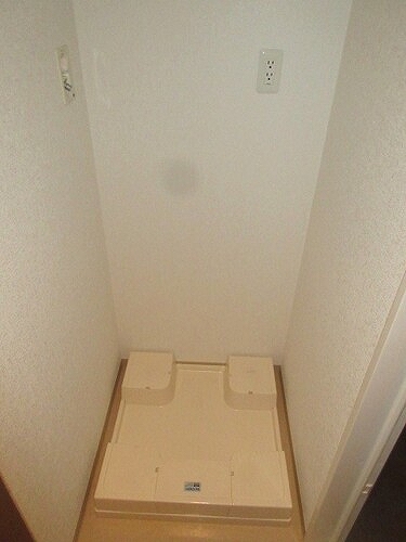 ライオンズ茅ヶ崎ザ・アイランズⅠ街区 室内洗濯機置き場　※2021年11月の写真