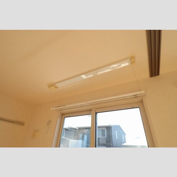 コンフォルターブル　B棟201号室 室内物干し