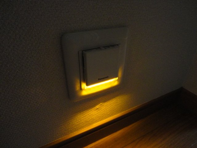 コンフォース202号室 玄関～階段