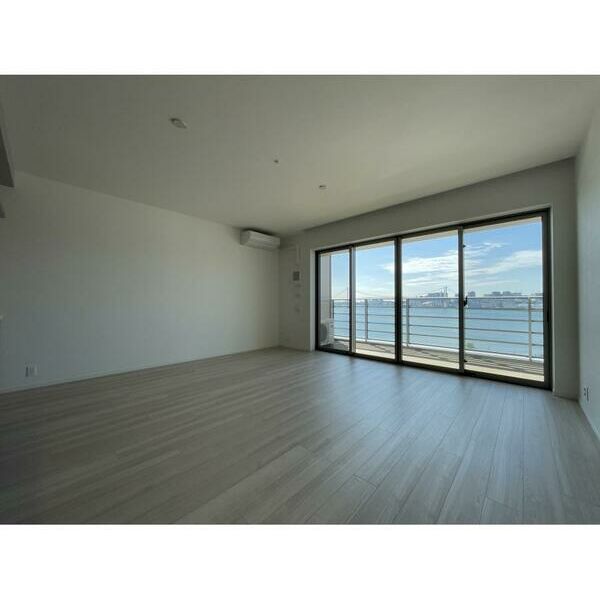 HARUMIFLAG　SUN　VILLA リビング