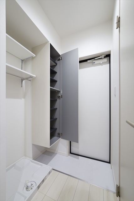 ＧｒａｎＢａｓｅ2階 玄関