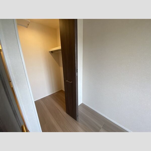 オリヴィア山手203号室 収納