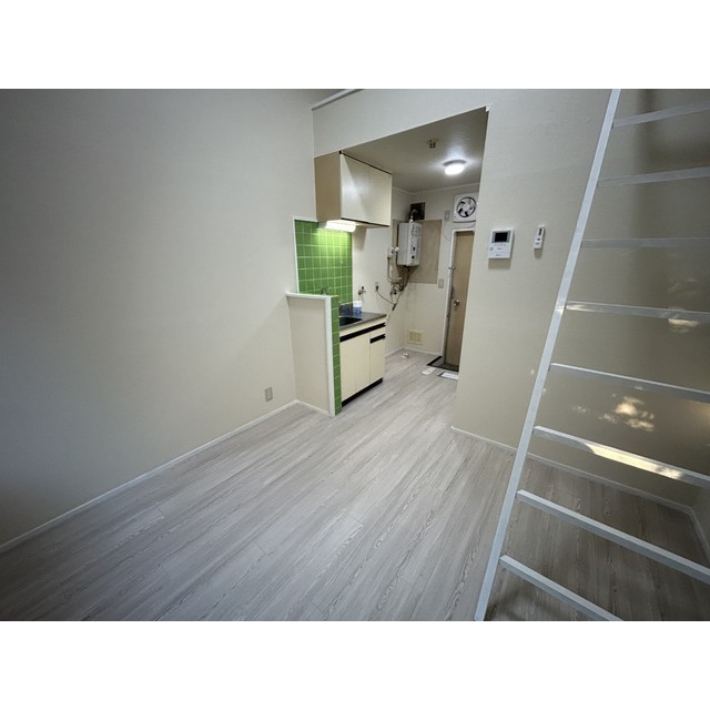 キャピタル八柱112号室 リビング