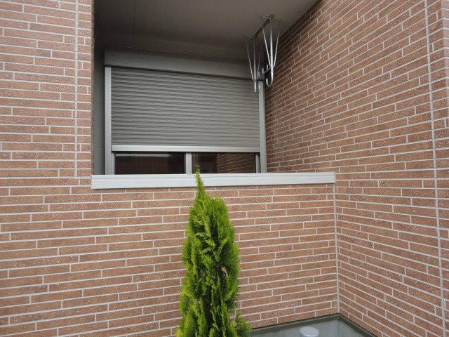 ソル・エスポアール101号室 窓シャッター