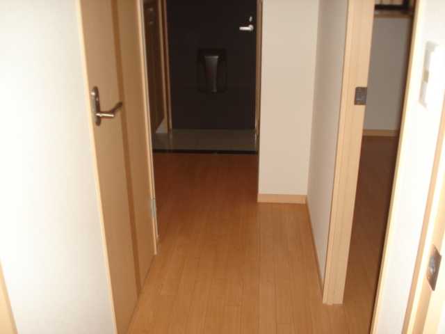 シダーパルク白幡101号室 通路