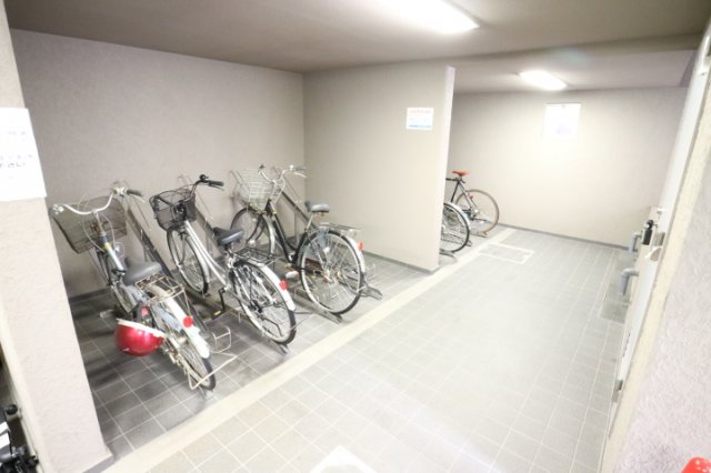 プライムアーバン西早稲田307号室 駐輪場