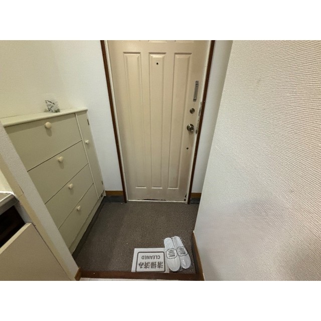 シャトーロマネ105号室 玄関