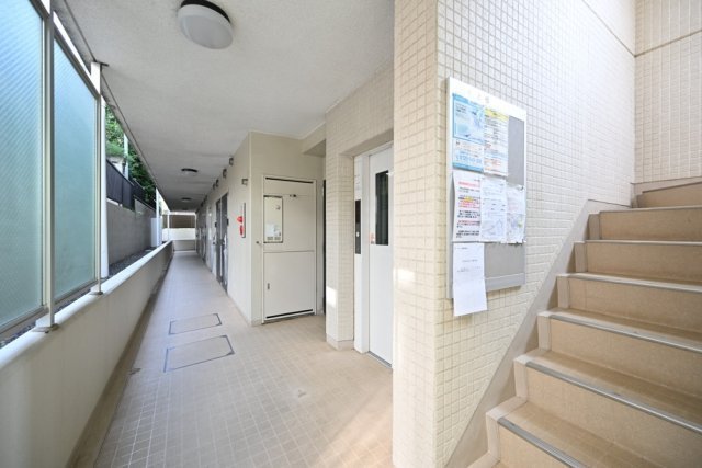 ラ・シード横浜藤が丘1階 エントランス