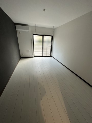 103号室
