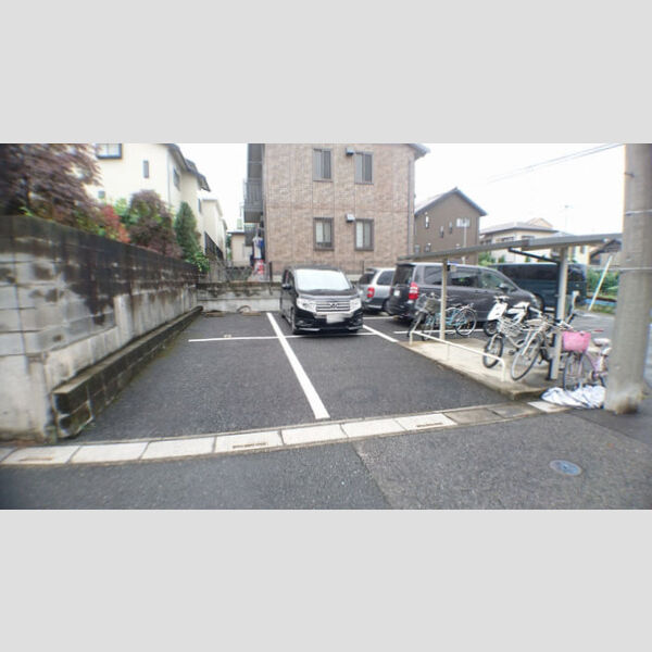 フィオーレ　壱番館102号室 駐車場