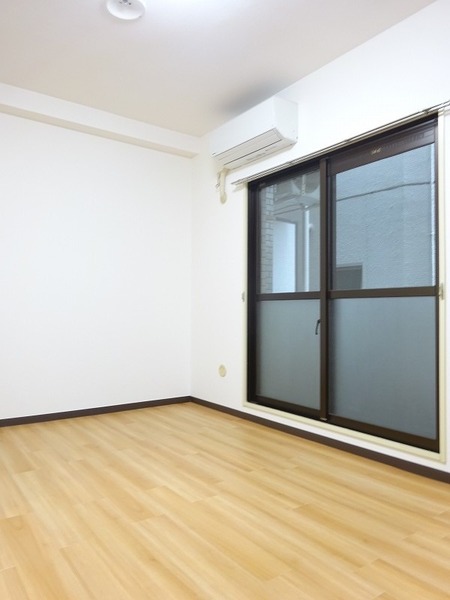 ヴェラハイツ鶴見305号室 リビング