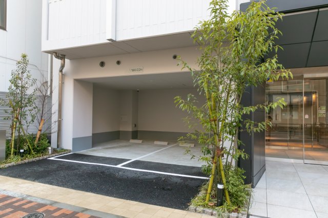 プラウドフラット上野松が谷206号室 駐車場