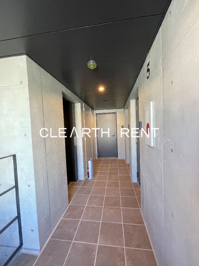 ＧＲＡＮ ＰＡＳＥＯ 駒場東大前1階 オシャレな共用部を抜けてお部屋に入ります。