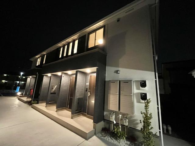 プルメリア 外観写真（夜）
