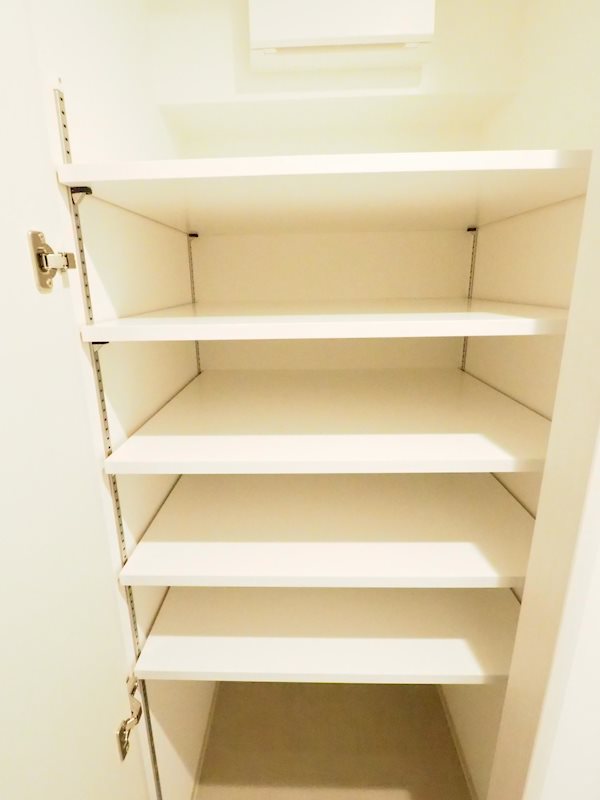 ドゥーエ入谷Ⅰ8階 収納