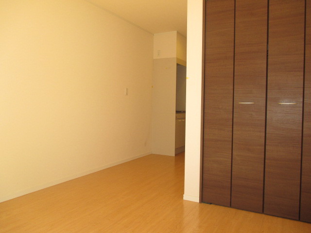 アイズ・テラスE号室 収納