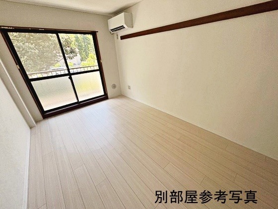 ヴィラ・パンテオン303号室 リビング