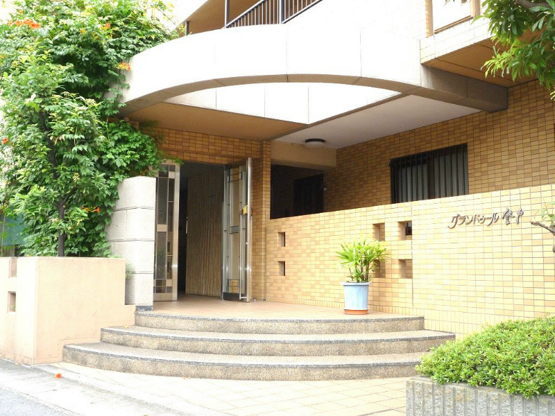 グランドゥール登戸 エントランス