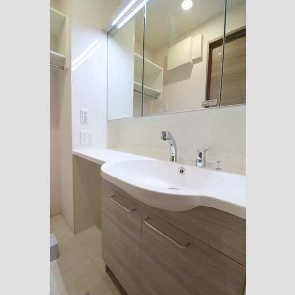 ジラソーレ101号室 洗面所