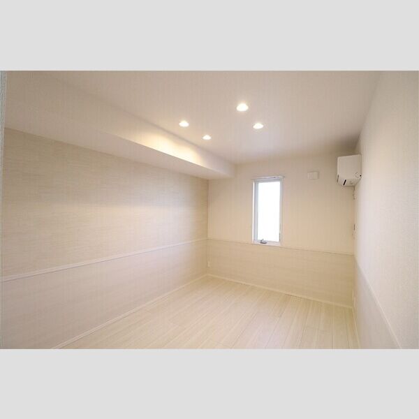 D-KISARIA　WⅠ105号室 洋室