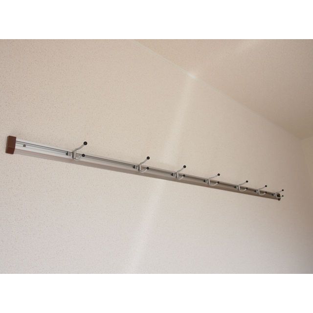 矢政ハイム301号室 便利な壁掛けフック