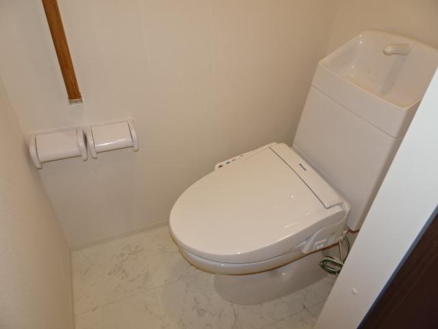 ラピスラズリ102号室 シャワー付トイレ