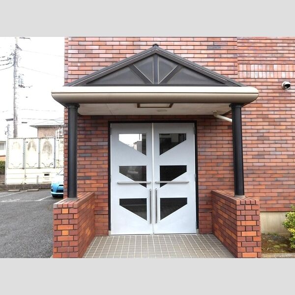 サンパール八千代302号室 エントランス