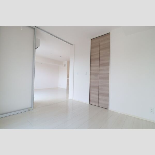 グランジュネス305号室 洋室