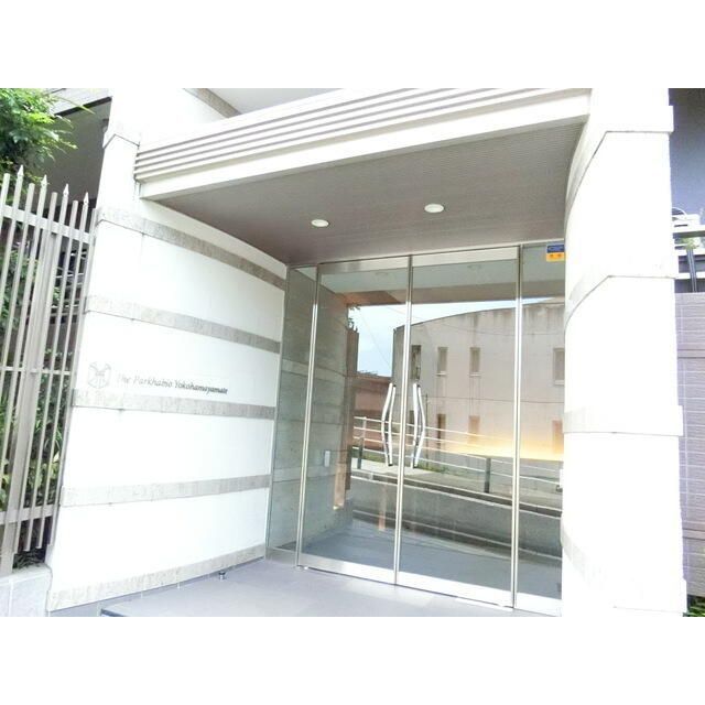 ザ・パークハビオ横浜山手 エントランス