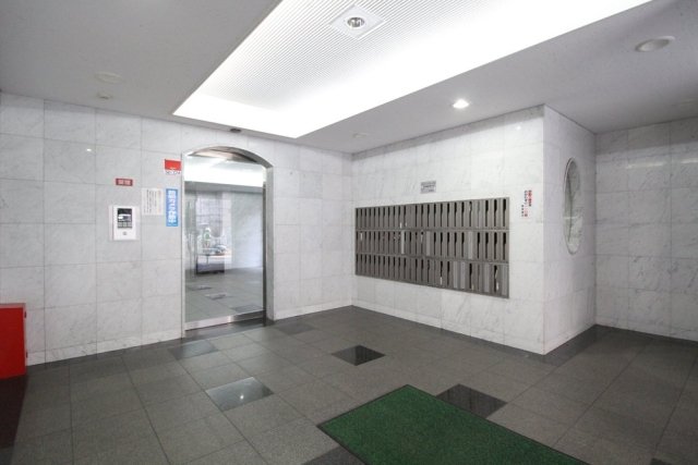 ナイスアーバン鶴見中央8階 エントランス