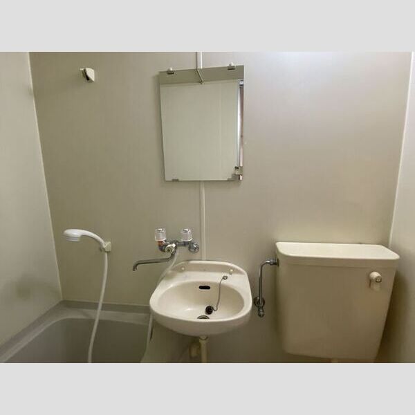 フラットエイト 201号室　浴室