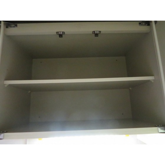 クレッセントハウス キッチン上収納