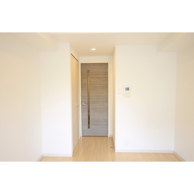 ドゥーエ新川崎0202号室 リビング