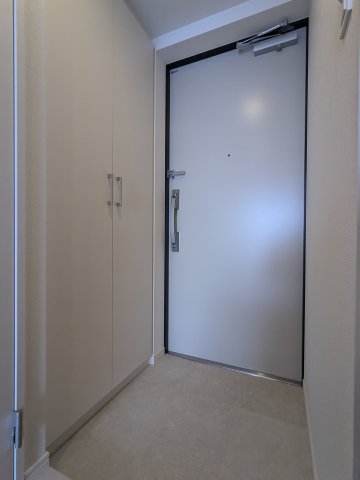 ケイディーエックスレジデンス原木中山0417号室 玄関