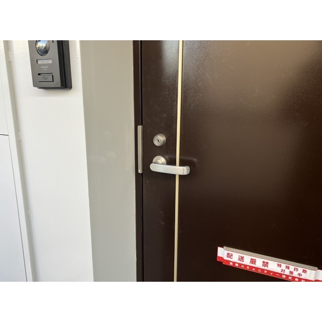 ウィンズベルⅡ303号室 玄関