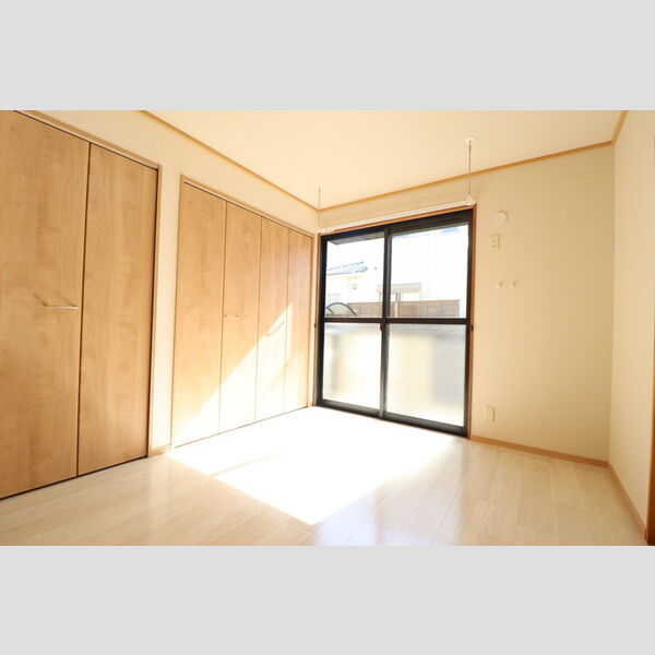 メゾン・ド・ラフィーネ　A102号室 南側洋室