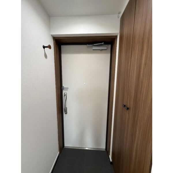 ラ・ファヴォール 玄関