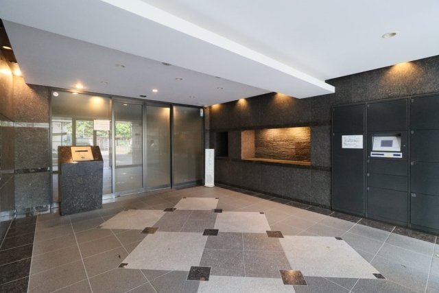 ルーブル野方伍番館2階 エントランス