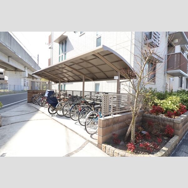 プランドール三郷中央 駐輪場