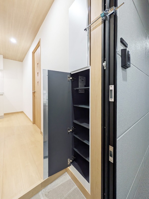 IROHA浅草4階 玄関