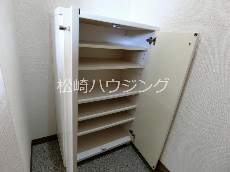 ファミネス中沢 玄関