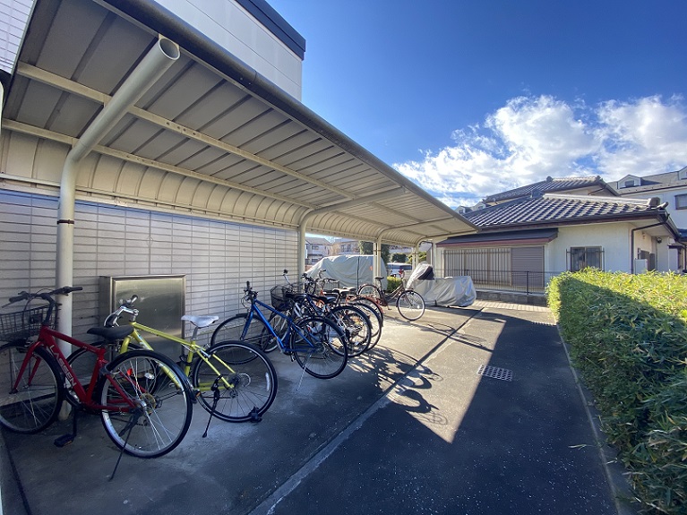 レオパレスＬａーＰａｕｍｅ111号室 駐輪場