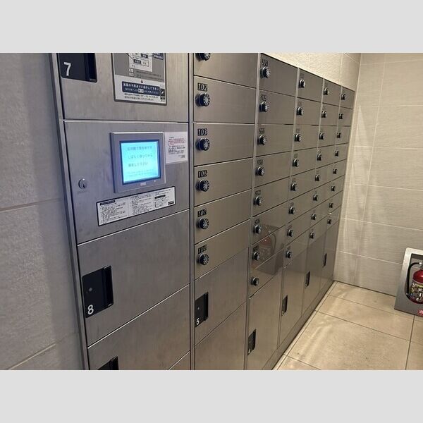 ベルファミーユ高根台Ⅲ203号室 宅配ボックス