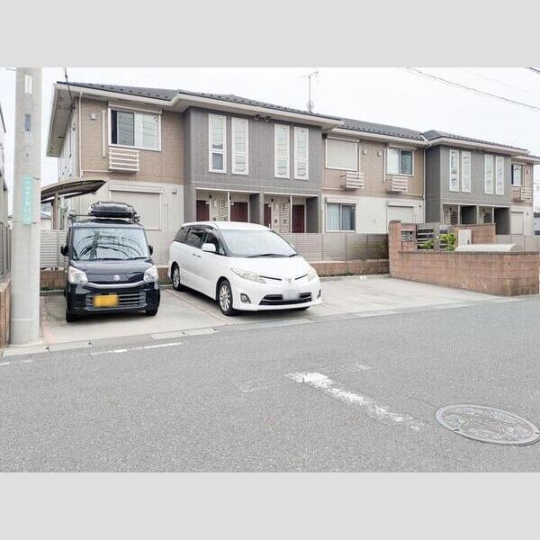 Spring Court和 駐車場