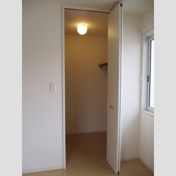 オベルジーヌ　D201号室 ウォークインクローゼット