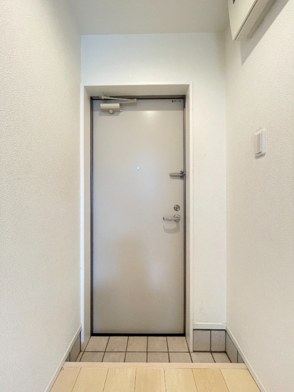 パインズデフィⅢ 玄関