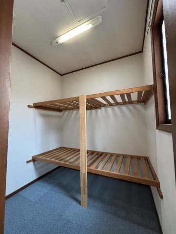 本藤沢６丁目戸建 2階洋室10.1帖 ウォークインクローゼット